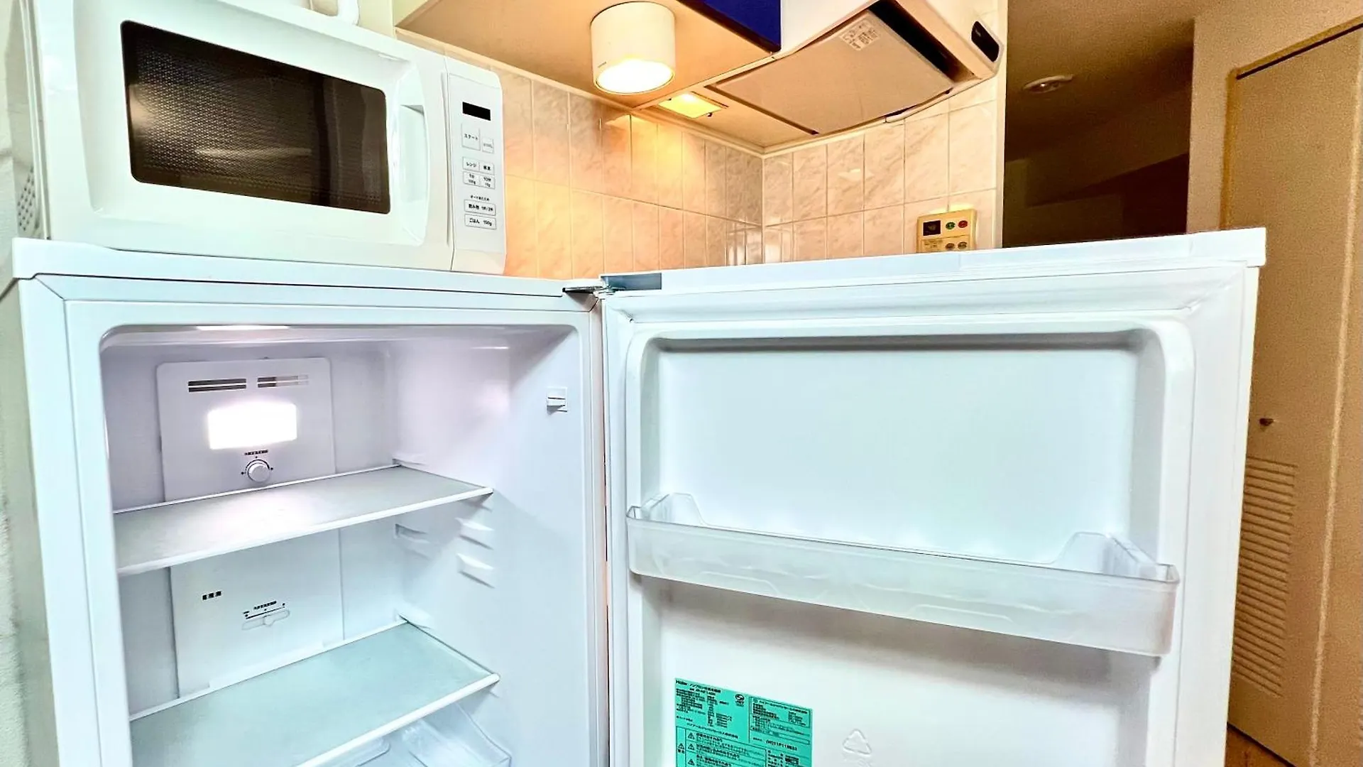 Shinjuku-Okubo Cozy Double, Free Wi-Fi Apartment Tokyo Japan