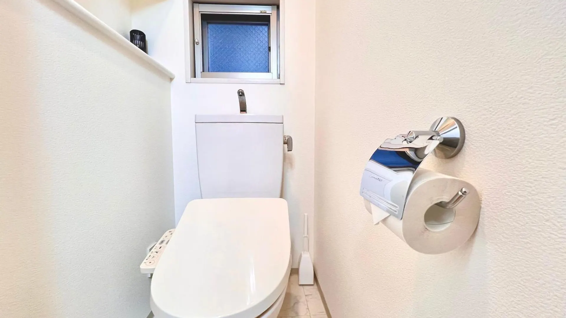 Shinjuku-Okubo Cozy Double, Free Wi-Fi Apartment Tokyo Japan