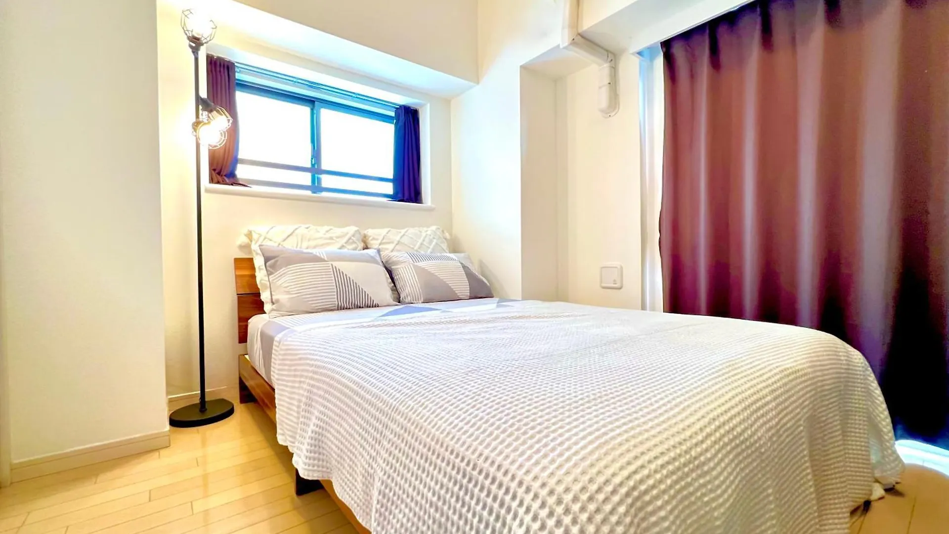 Shinjuku-Okubo Cozy Double, Free Wi-Fi Apartment Tokyo Japan